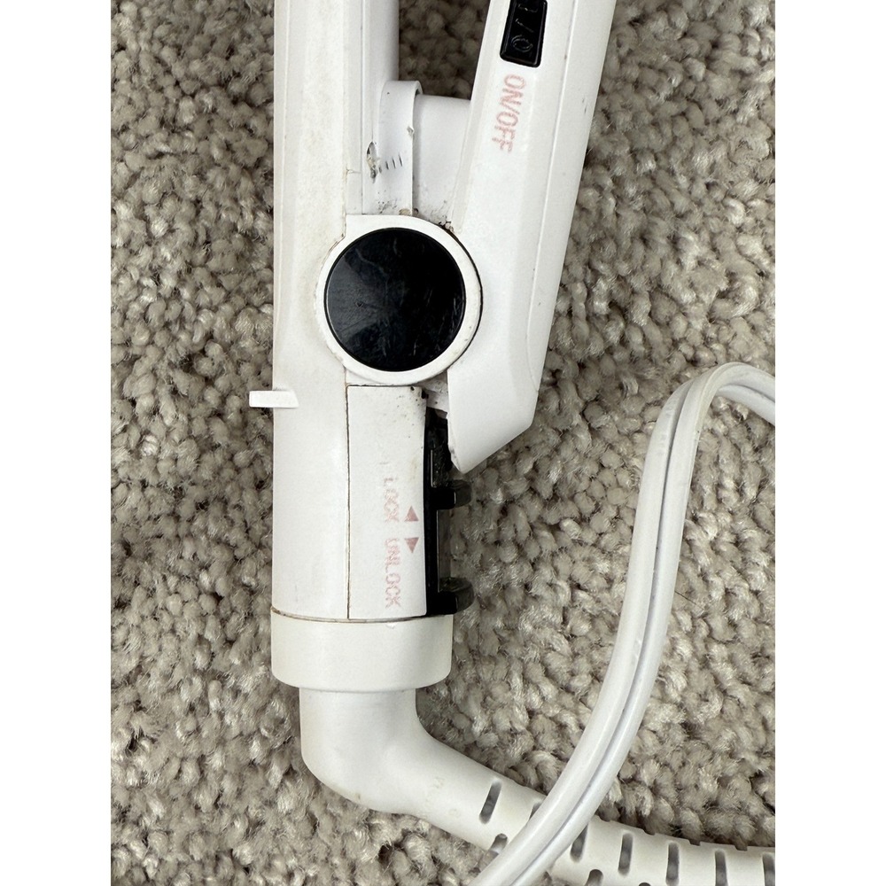 Conair CS221N 1" Double Ceramic Flat Iron Hair Straightener White Styling Tool - Picture 8 of 8
